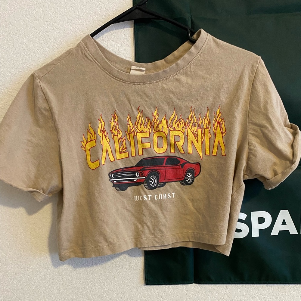 Womens cropped tee
